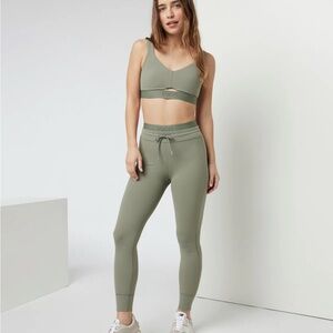 Vuori Elevate Daily Legging